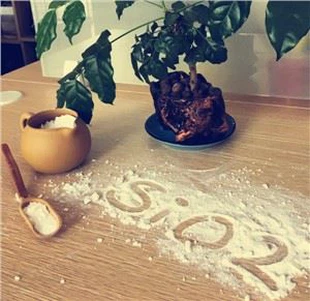 Anwendung von Kieselsäure in Zahnpasta